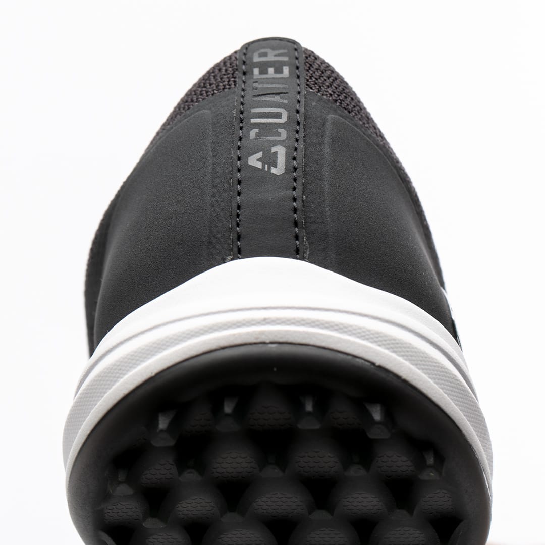 LIGHTWEIGHT MIDSOLE AND SPIKELESS OUTSOLE