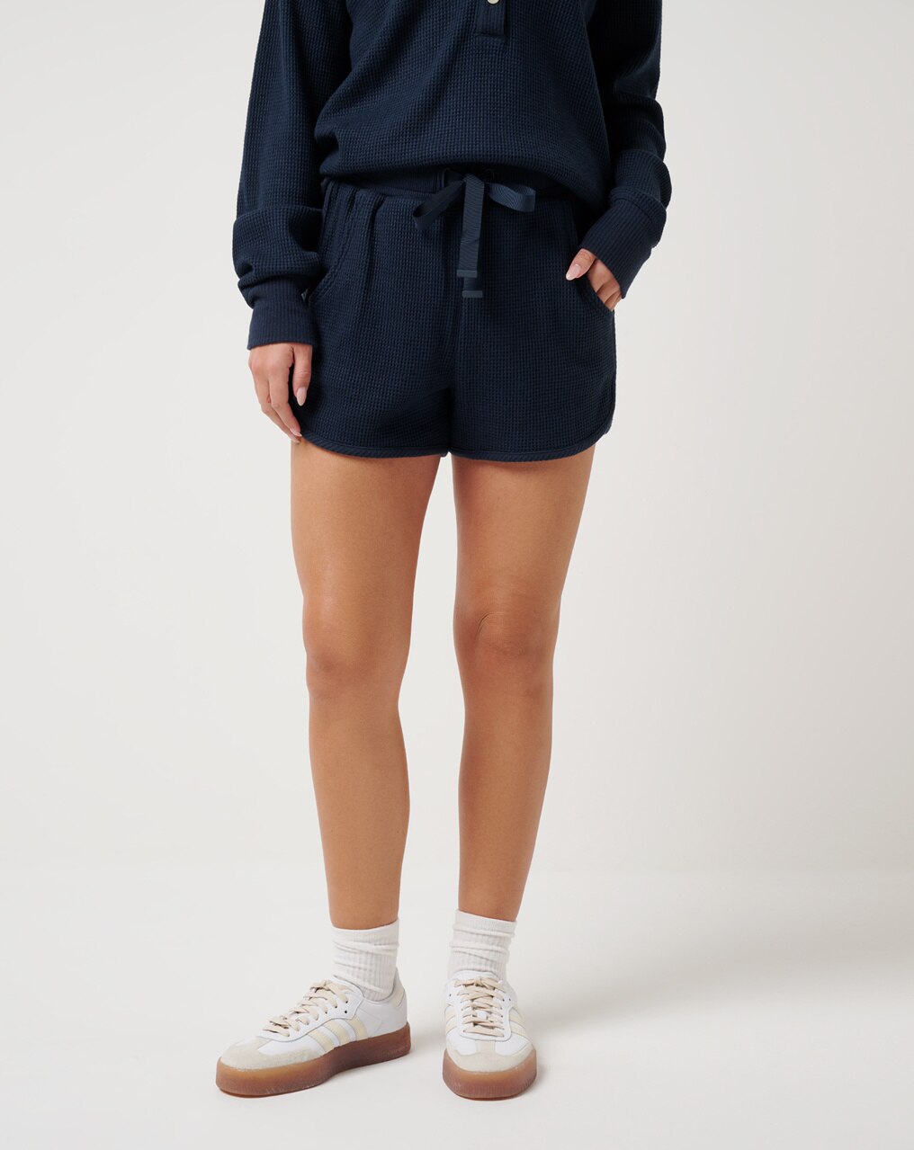 LONG WEEKEND SHORT 0