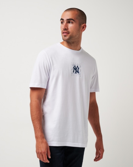 NEW YORK YANKEES IN THE DUGOUT TEE Image Thumbnail 1