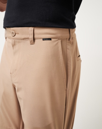 TECH CHINO SHORT 8IN Image Thumbnail 3