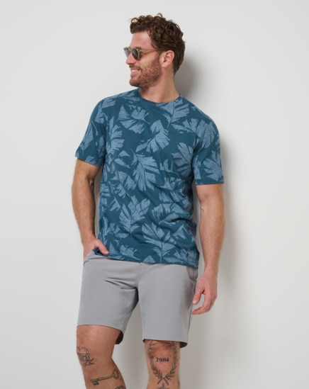 TRAVEL TIP TEE Image Thumbnail 4