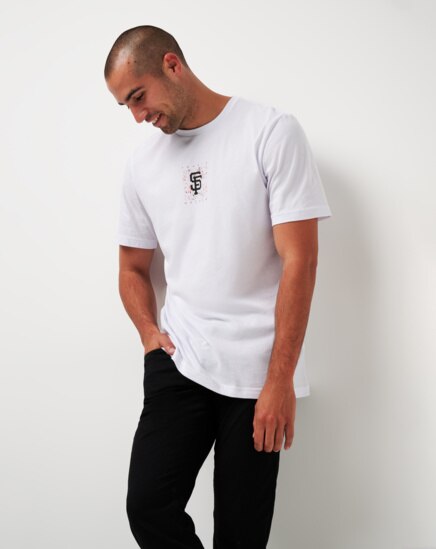 SAN FRANCISCO GIANTS IN THE DUGOUT TEE Image Thumbnail 4